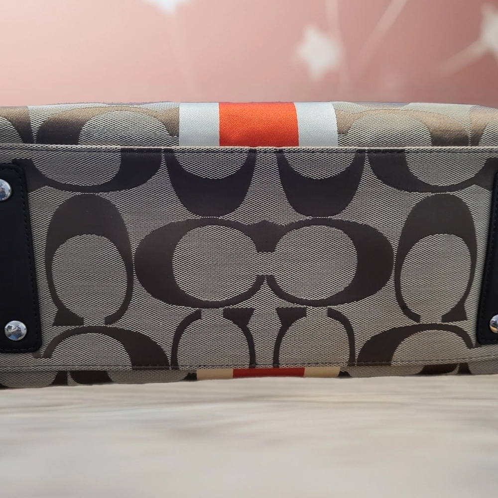 Coach Hampton Signature Stripe Tote. - Picture 3 of 9